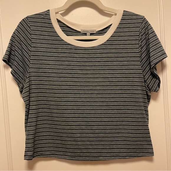 Charlotte Russe - crop tee - Picture 3 of 8
